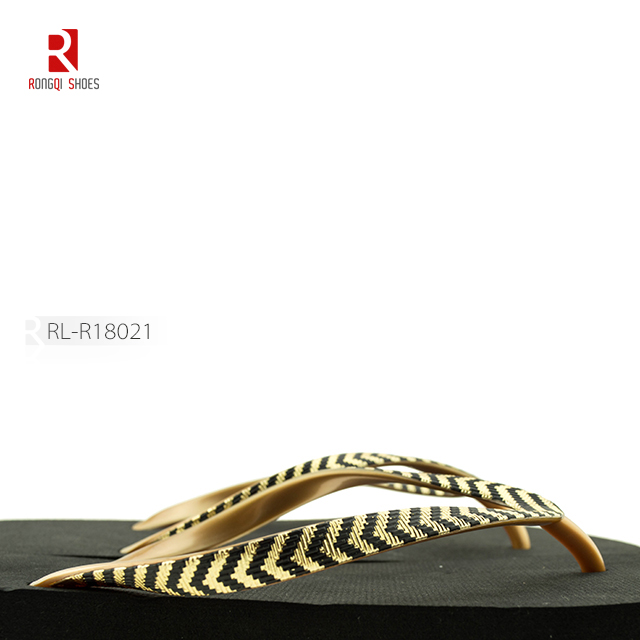 Wholesale indoor and outdoor women customized beach PE flip flops